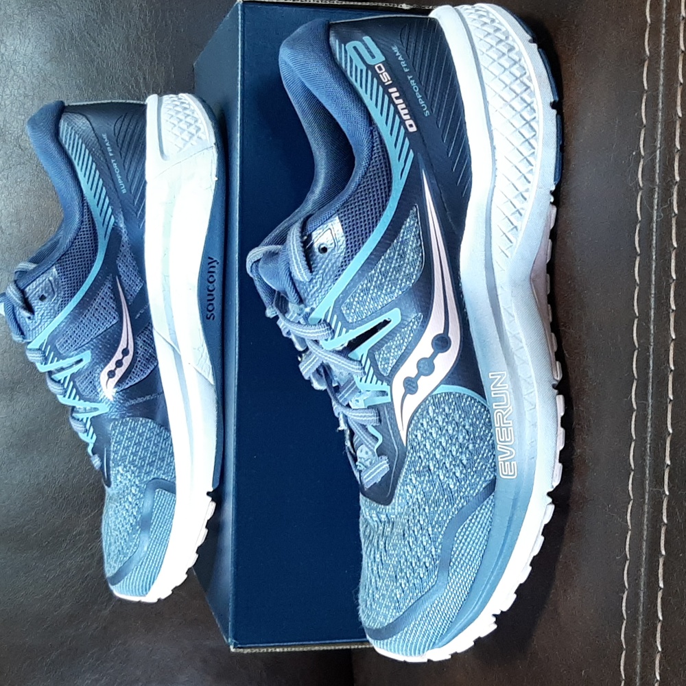 Size 9, Saucony Omni Iso 2, Everrun Shoe